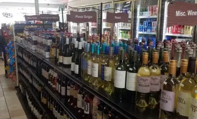 Country Club Liquor, business photo 1